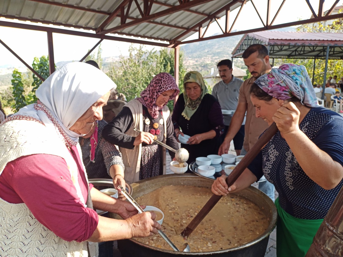 Menik Aşure Şenliği
