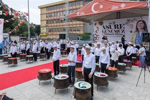 Afyonkarahisar'da &Prime;Geleneksel 40 Hatimli Şifalı Aşure Günü&Prime; etkinliği yapıldı