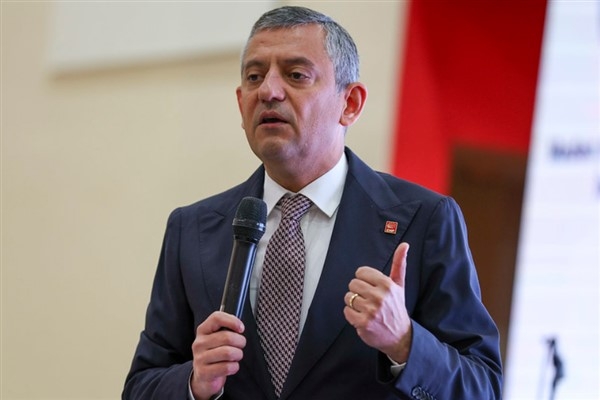 CHP Genel Başkanı Özel, Afyonkarahisar'da Zafer Yürüyüşü’ne başladı