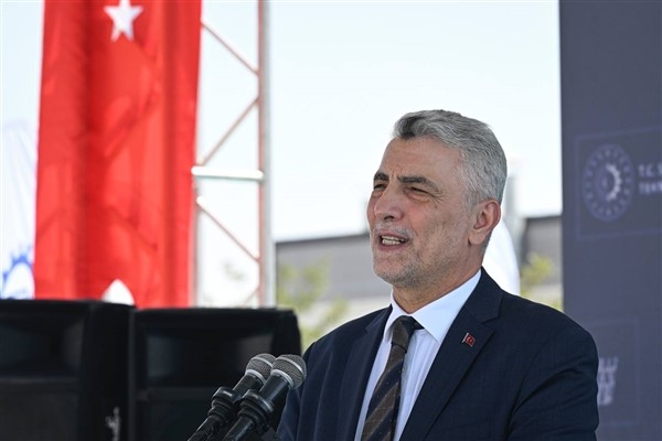Bakan Bolat’tan TÜRKÇİMENTO Başkanı Yücelik için taziye mesajı