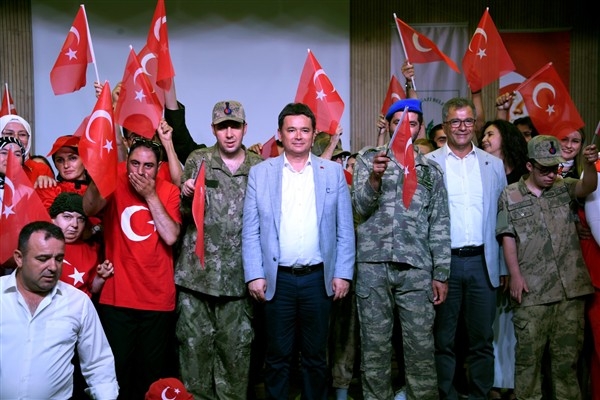 Engelli bireylerden Osmangazi’de Zafer Bayramı kutlaması