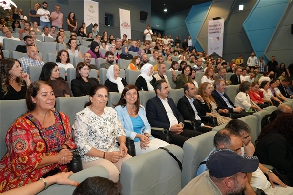 Eş Başkan Bucak, Sur’un Hafızası belgeselini izledi