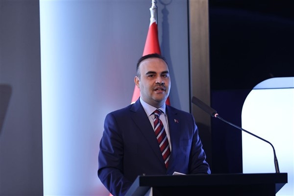 Bakan Kacır, Sezai Karakoç'u andı