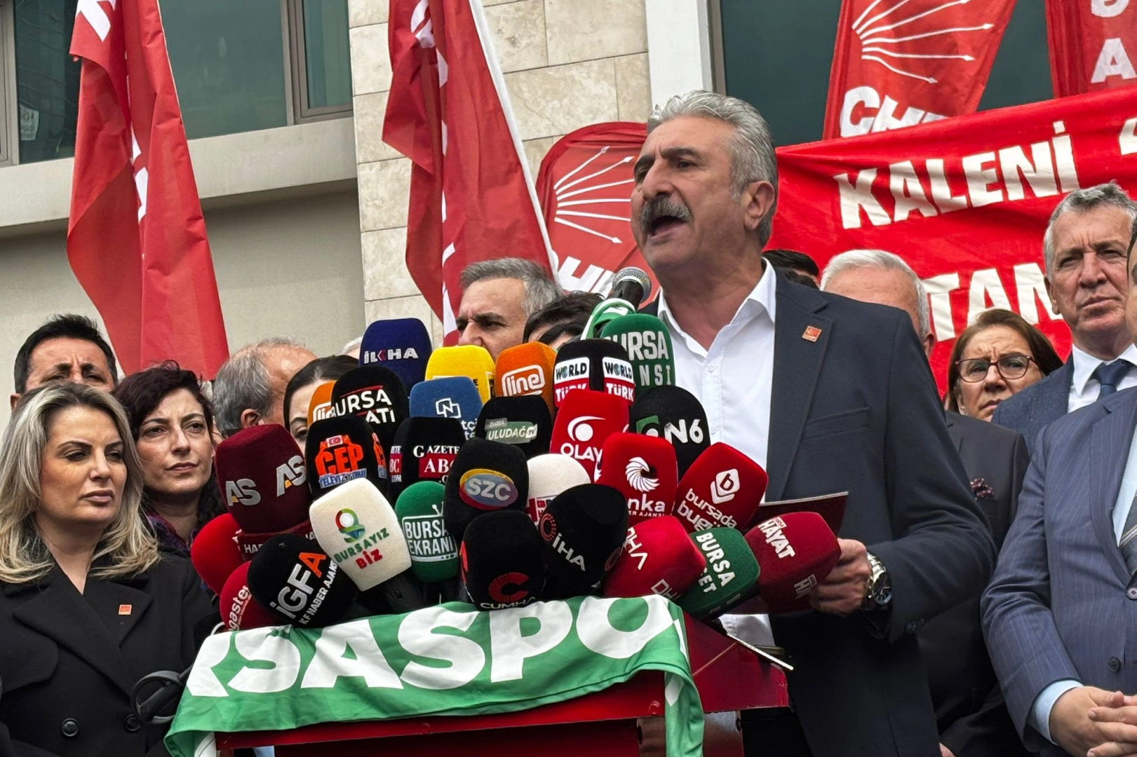 CHP’den Bozbey İçin Büyükşehir Önünde Açıklama