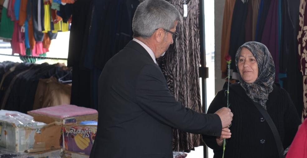 Başkan Boyacıoğlu'ndan 8 Mart'ta Karanfilli Kutlama