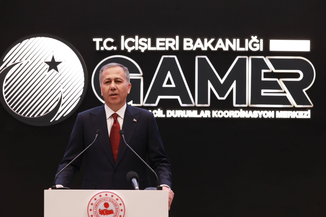 Bakan Yerlikaya: Öz kızına taciz ettiğini itiraf eden şahıs yakalandı