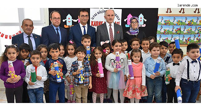 Öğrenciler Karnelerini Vali Amcalarının Elinden Aldılar