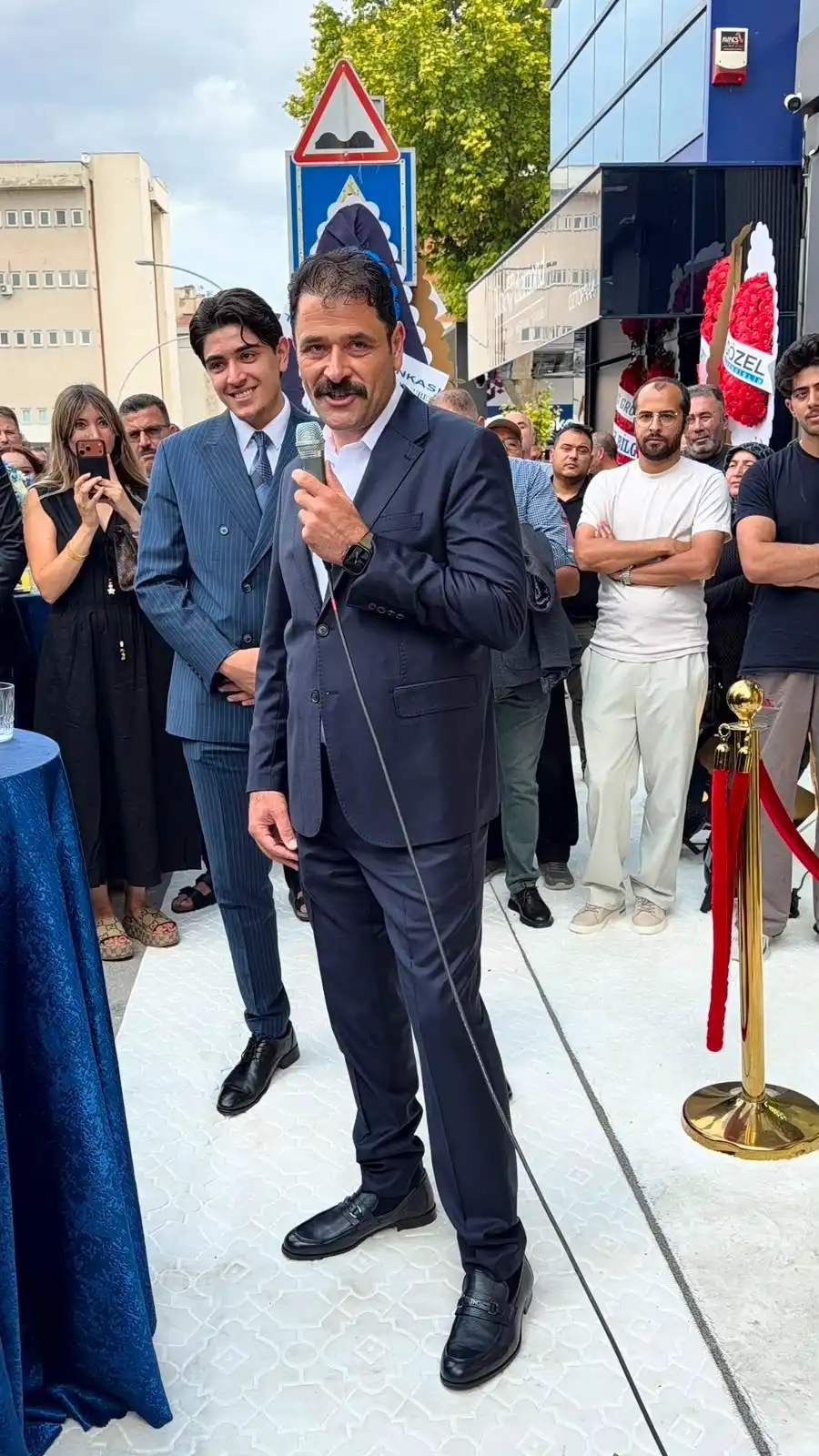 ÖZTOPRAK MÜCEVHERAT YENİ KONSEPT MAĞAZASINI GÖRKEMLİ TÖRENLE AÇTI