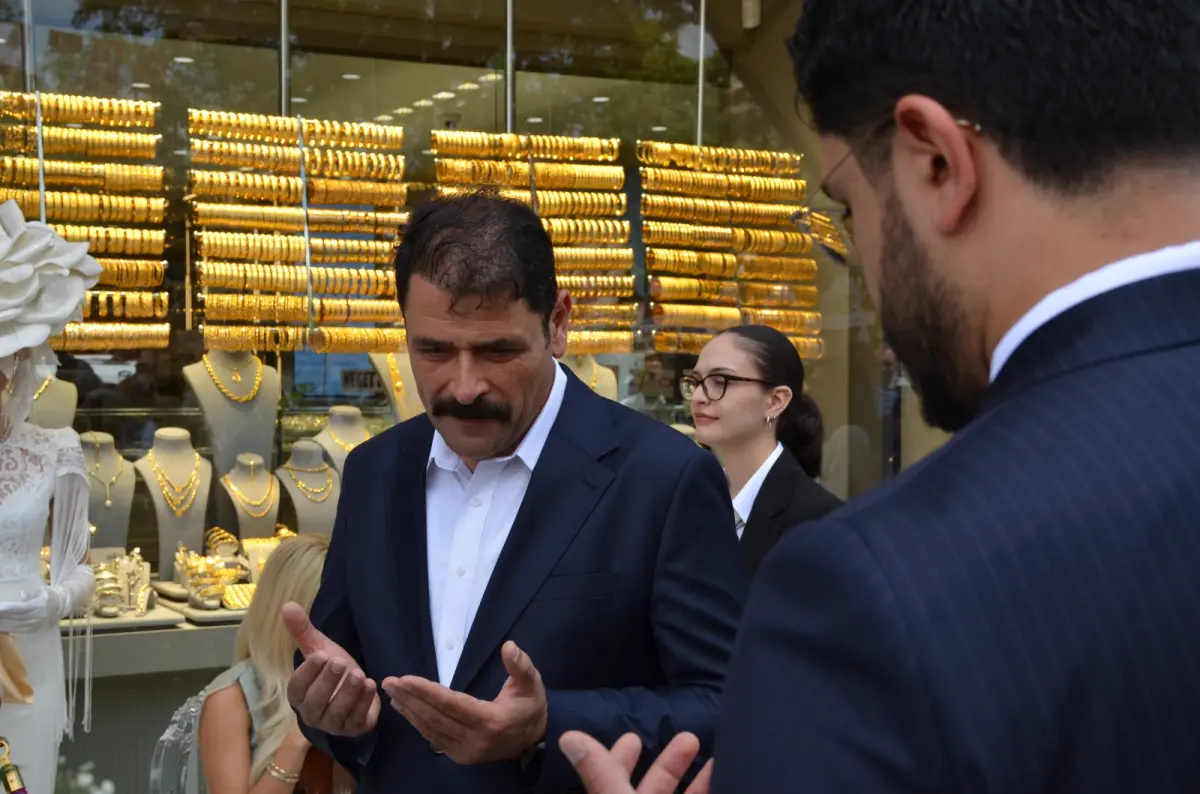 ÖZTOPRAK MÜCEVHERAT YENİ KONSEPT MAĞAZASINI GÖRKEMLİ TÖRENLE AÇTI